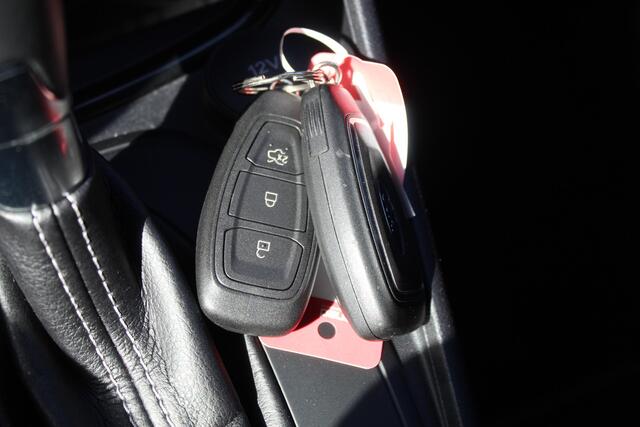 Ford PUMA 1.0 EcoBoost Hybrid ST-Line 155pk!! Automaat/Virtual cockpit/App-connect/Navigatie/Dodehoek detectie/Achteruitrijcamera/Climate control/Adaptive cruise control/Lane assist/Parkeersensoren rondom/Stoelverwarming/Stuurverwarming/Voorruitverwarming/B&O Audio