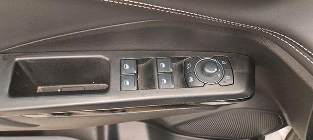 Ford PUMA 1.0 EcoBoost Hybrid Titanium 125pk | Winterpack | Keyless Pack | Elek Achterklep | Sync 4 Navigatie