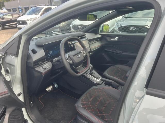 Ford PUMA 1.0 EcoB. Hybrid ST-Line X AUT. ¤5.000 voordeel! | Panoramadak | LED Matrix | 19" velgen | Driver Ass. Pack | VOORRAAD