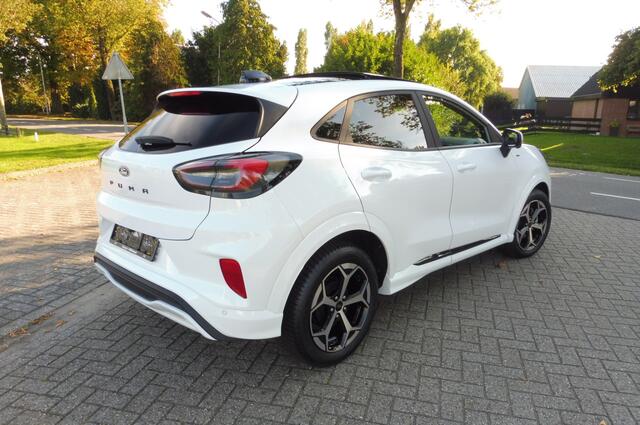 Ford PUMA 125pk EcoBoost Hybrid ST-Line X Panoramadak Trekhaak Navi Camera voor en achter enz. dikke dure auto