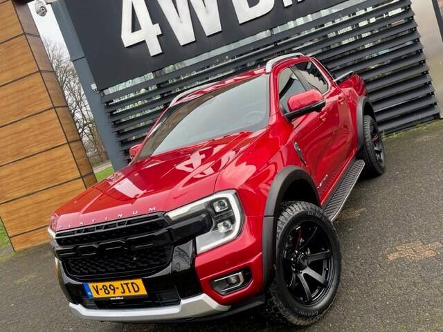 Ford RANGER 3.0 V6 AUT DIESEL EURO 6 BPM VRIJ 2024 GRIJS KENTEKEN 3500 KG TREKHAAK ¤ 63.900 EXCL Ideale grijskenteken 4X4 , bpm vrij voor de ondernemer 250 PK mag 3500 kg trekken . platinum uitvoering afgebeelde RAPTOR PACK is tegen meerprijs verkrijgbaar LAGE TARIEF