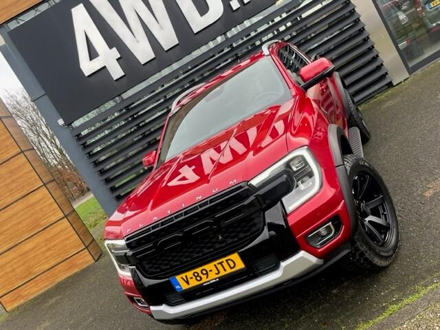 Ford RANGER 3.0 V6 AUT DIESEL EURO 6 BPM VRIJ 2024 GRIJS KENTEKEN 3500 KG TREKHAAK ¤ 63.900 EXCL Ideale grijskenteken 4X4 , bpm vrij voor de ondernemer 250 PK mag 3500 kg trekken . platinum uitvoering afgebeelde RAPTOR PACK is tegen meerprijs verkrijgbaar LAGE TARIEF