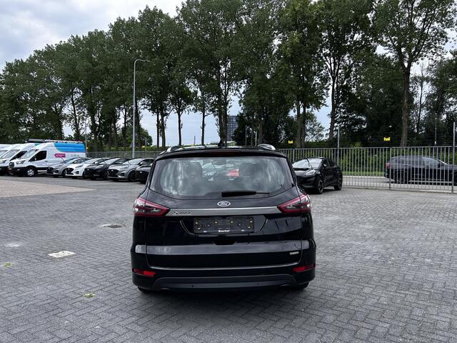 Ford S-MAX 2.5 HYBRID Titanium 7p. 190pk | Adaptieve Cruise Control | 7zits | 1.560 trekgewicht | Sync 3 Navigatie | Achteruitrijcamera