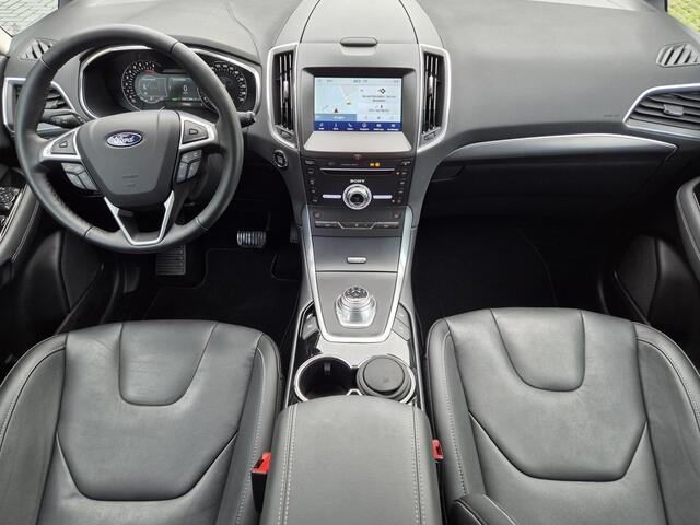 Ford S-MAX 2.5i HEV Luxury 5P Automaat / Apple Carplay Android Auto / Allseason banden / Stoelverwarming / Achteruitrijcamera / Elektrische achterklep / Navigatie / Adaptief CC / Climate control / Keyless Entry/Start /