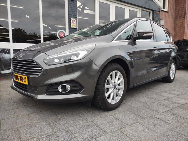 Ford S-MAX TITANIUM