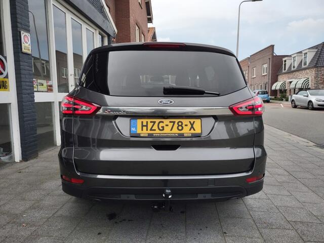 Ford S-MAX TITANIUM