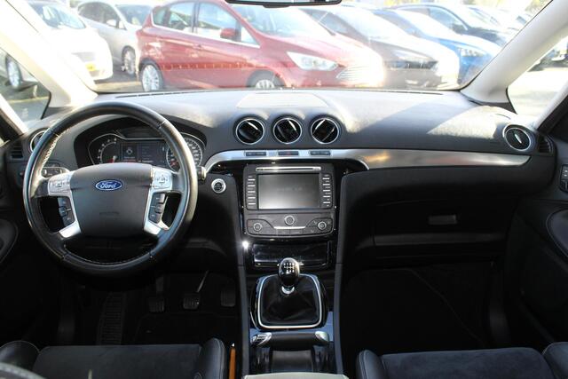 Ford S-MAX 1.6 EcoBoost 160 PK Platinum | Camera | Trekhaak | Stoelverwarming