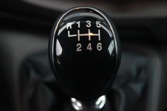 Ford TRANSIT 350 2.0 TDCI L2H2 Trend 130pk Trend - Navigatie - Blind Spot - Adaptive cruise - Camera - Trekhaak - Rijklaar