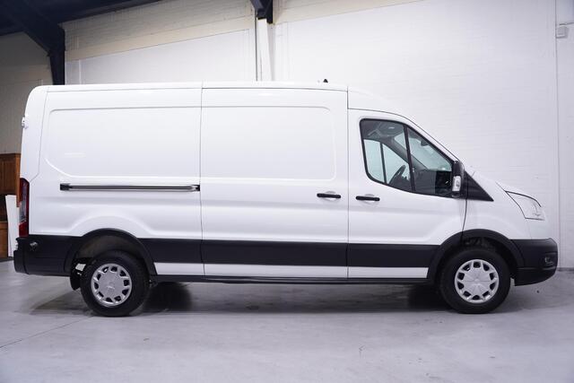 Ford TRANSIT 2.0 TDCI 130 pk L3H2 Trend Airco, Cruise Control Laadruimte Pakket, PDC V+A, 3-Zits, Slechts 28 dkm