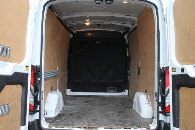 Ford TRANSIT 2.0 TDCI 130PK L2H2 EURO 6 - Airco - Navi - Cruise - ¤ 19.900,- Excl.