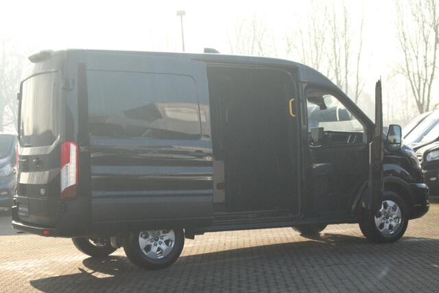 Ford TRANSIT 350 2.0TDCI 165pk L2H2 Limited | Automaat | L+R Zijdeur | 360° Camera | Adap. Cruise | Carplay/Android | Lease 771,- p/m