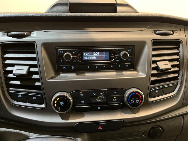 Ford TRANSIT 2.0 TDCI L4 Trend RWD 130 PK Bakwagen / Sörensen Laadklep / Meubelbak / Euro 6 / Airco / Cruise Control / 3-Zits / 30.200 KM !!