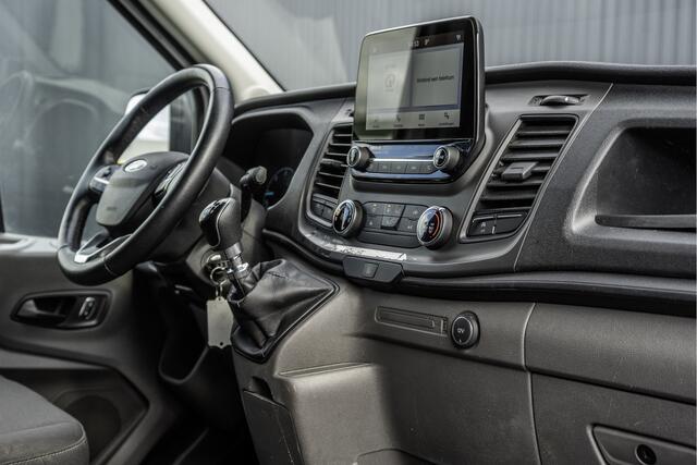 Ford TRANSIT 2.0 TDCI Bakwagen met laadklep | Euro 6 | 131 PK | Airco | Cruise | 3-Persoons
