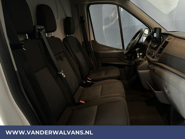 Ford TRANSIT 2.0 TDCI 131pk L3H2 Euro6 Airco | Camera | Navigatie | Apple Carplay | Android Auto Cruisecontrol, Stoelverwarming, Verwarmde voorruit, Parkeersensoren, Bijrijdersbank, 2500kg trekvermogen