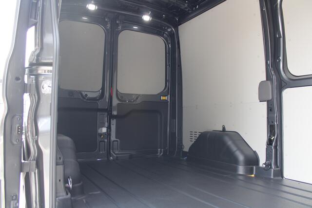 Ford TRANSIT 350 2.0 TDCI L2H2 Trend 130pk - Facelift - 2x Schuifdeur - Adaptive Cruise - Navigatie - Blind Spot - 360 Camera - Stoel - Stuurverwarming - Rijklaar