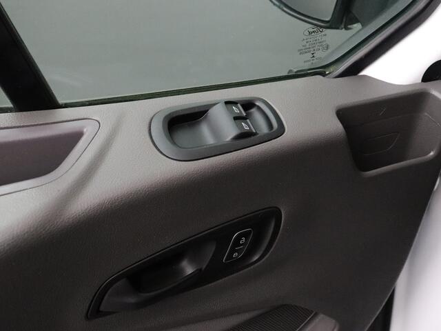 Ford TRANSIT 2.0TDCI 130PK L2H2 Business | Airco | Cruise | 3-Persoons