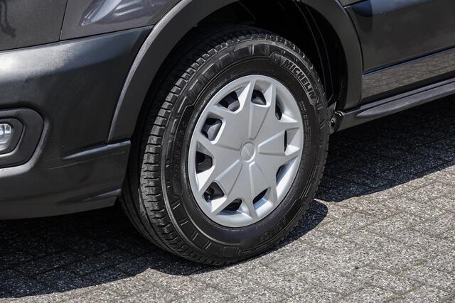 Ford TRANSIT L2H2 2.0Tdci 170Pk Aut. | Trend | Achteruitrijcamera | Trekhaak | Magnetic Grey