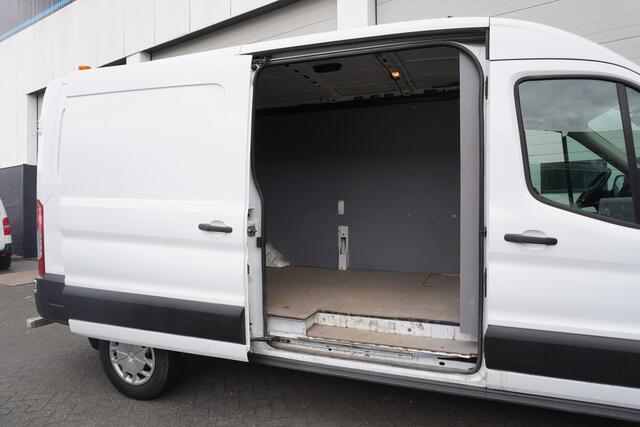 Ford TRANSIT 2.0 TDCI 130PK L3H2 EURO 6 - Airco - Navi - Cruise - ¤ 14.950,- Excl.