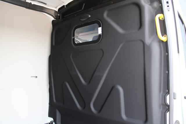 Ford TRANSIT 350 2.0 TDCI L3H2 Trend 130pk Trend - Navigatie - Blind Spot - Adaptive cruise - Camera - 270gr deuren - Trekhaak - Rijklaar