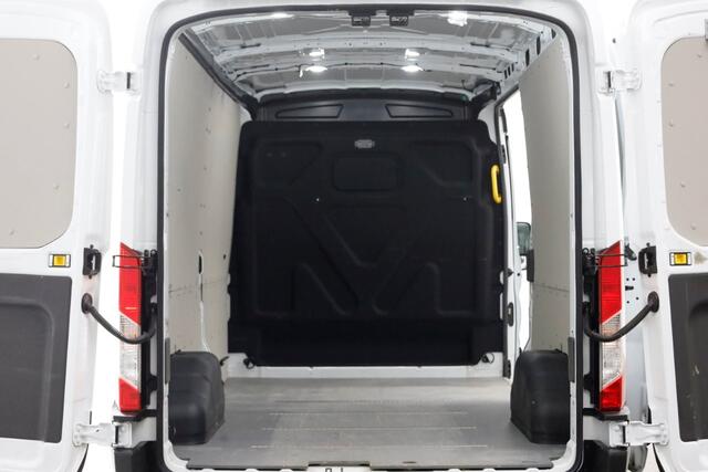 Ford TRANSIT 350 2.0 TDCI 170pk L3H2 Trail Airco/ACC/Camera Trekhaak 2800kg 04-2022