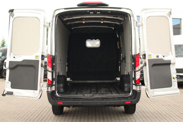 Ford TRANSIT 350 2.0TDCI 130pk L2H2 Trend | Camera | Airco | Cruise | Lease 324,- p/m