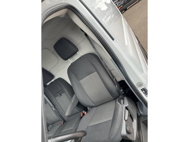 Ford TRANSIT 350 2.0 TDCI L2H3 Trend L2H3, RVS imperiaal met ladder, betimmering, prefect onderhouden.