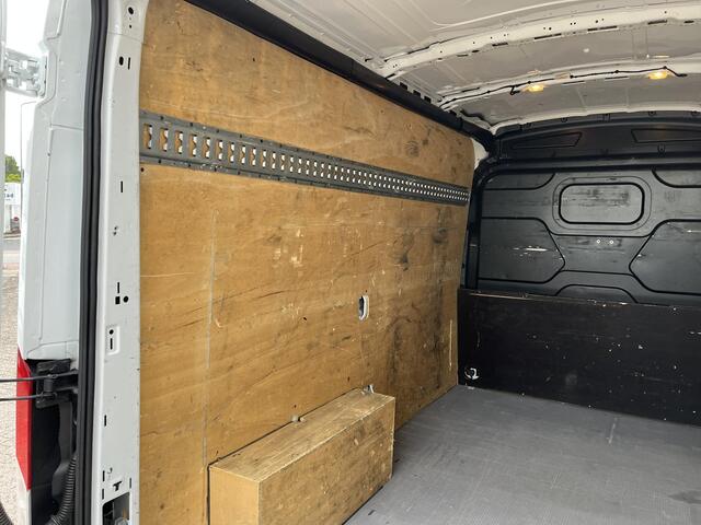 Ford TRANSIT 350 2.0 TDCI L2H3 Trend L2H3, RVS imperiaal met ladder, betimmering, prefect onderhouden.