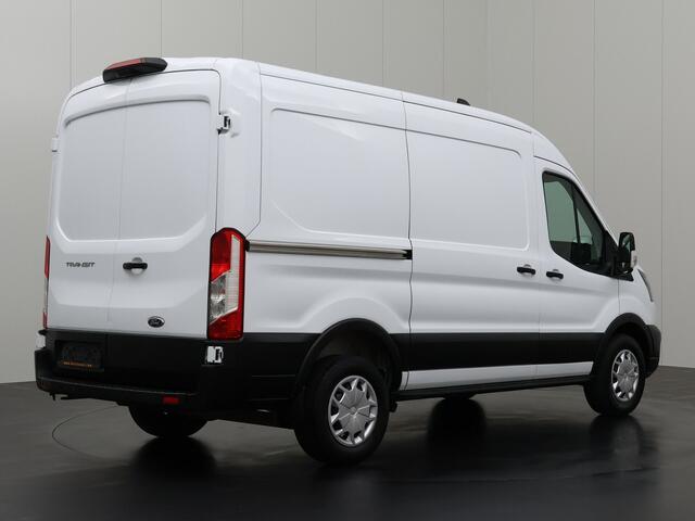 Ford TRANSIT 2.0TDCi 130PK L2H2 | Airco | Camera | 3-Persoons | Betimmering