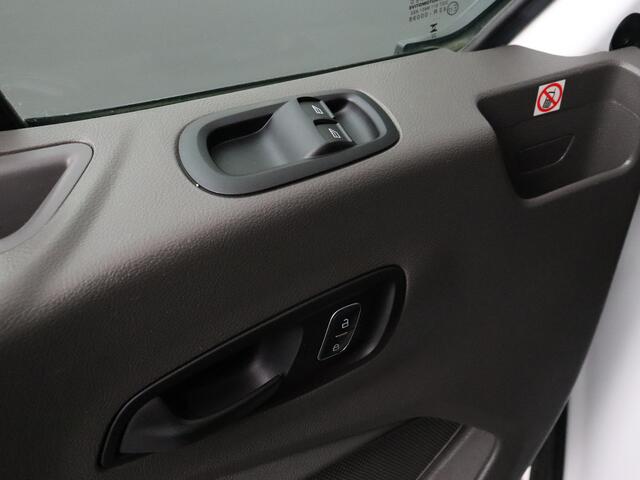 Ford TRANSIT 2.0TDCi Bakwagen+Laadklep | Dakspoiler | 3-Persoons | Airco | Cruise