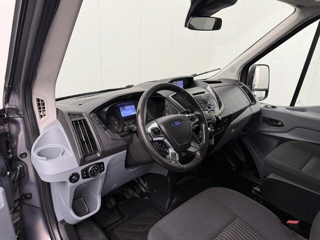 Ford TRANSIT 2.2TDCI 125PK L2H2 Dubbele Cabine | Navigatie | Camera | 2800Kg Trekhaak | Airco