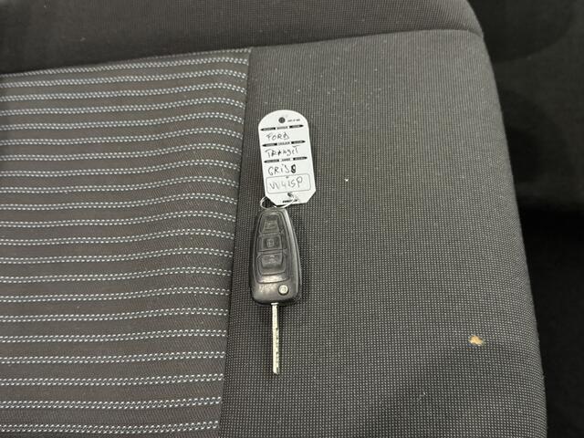 Ford TRANSIT 2.2TDCI 125PK L2H2 Dubbele Cabine | Navigatie | Camera | 2800Kg Trekhaak | Airco