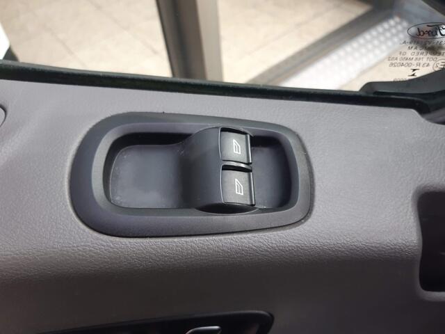 Ford TRANSIT 2.0 TDCI L2H2 Trend Airco Cruisecontrol Parkeersensors Imperiaal trap op achterdeur