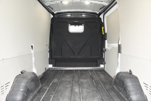 Ford TRANSIT 290 2.0TDCI 130pk L2H2 Trend | Trekhaak | Ramen Achter | Stoelverwarming | Cruise | Lease 396,- p/m