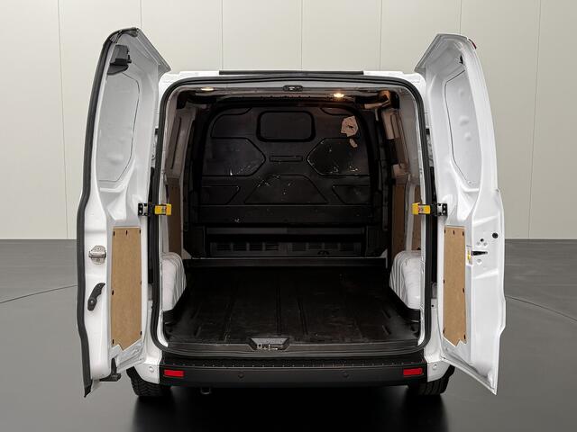 Ford TRANSIT 2.0TDCi Business | Navigatie | Airco | Cruise | 3-Persoons