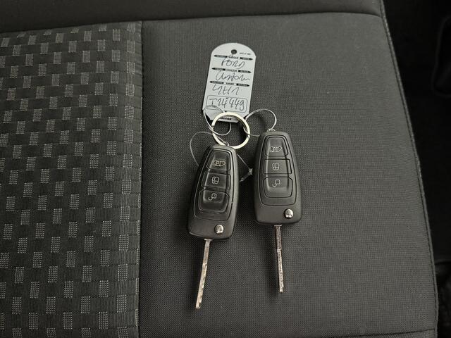 Ford TRANSIT 2.0TDCi Business | Navigatie | Airco | Cruise | 3-Persoons