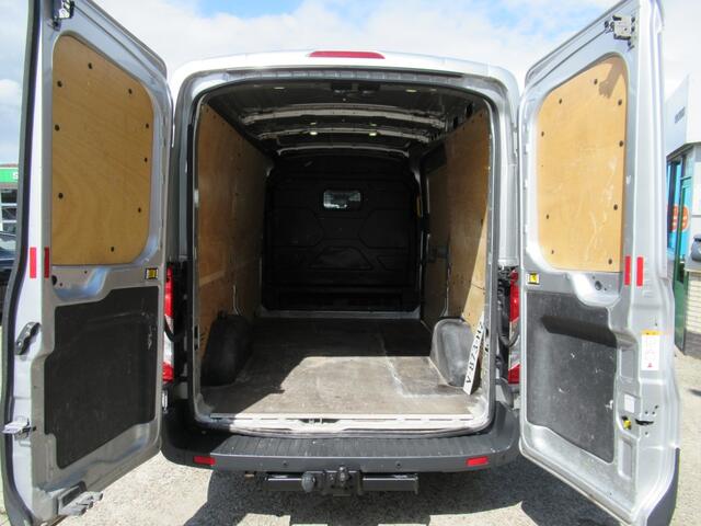 Ford TRANSIT 310 2.0 TDCI L2H2 Trend Automaat, Camera, Navigatie, Trekhaak