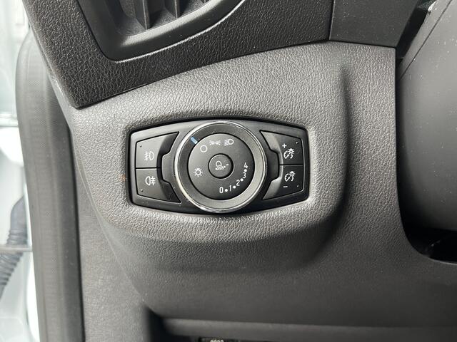 Ford TRANSIT CONNECT 1.0 Ecoboost Benzine Airco 3-Persoons Sortimo Kastinrichting Omvormer Trekhaak 1200kg trekgewicht Schuifdeur Parkeersensoren achter 1e eigenaar Bpm vrij Lage belasting !!