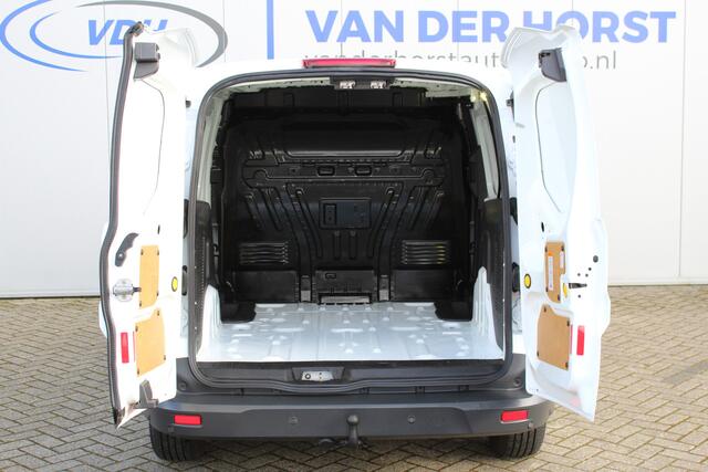 Ford TRANSIT CONNECT 1.5-75pk TDCI L1 Trend. Dames en heren ondernemers opgelet ! Nette, luxe en goed onderhouden wagen ! Airco, camera, navigatie, telefoonvoorb., parkeersensoren achter, trekhaak, voorraamverwarming, 3-zits, r/cd etc.