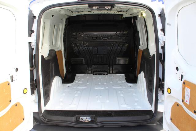 Ford TRANSIT CONNECT 1.5-75pk TDCI L1 Trend. Dames en heren ondernemers opgelet ! Nette, luxe en goed onderhouden wagen ! Airco, camera, navigatie, telefoonvoorb., parkeersensoren achter, trekhaak, voorraamverwarming, 3-zits, r/cd etc.