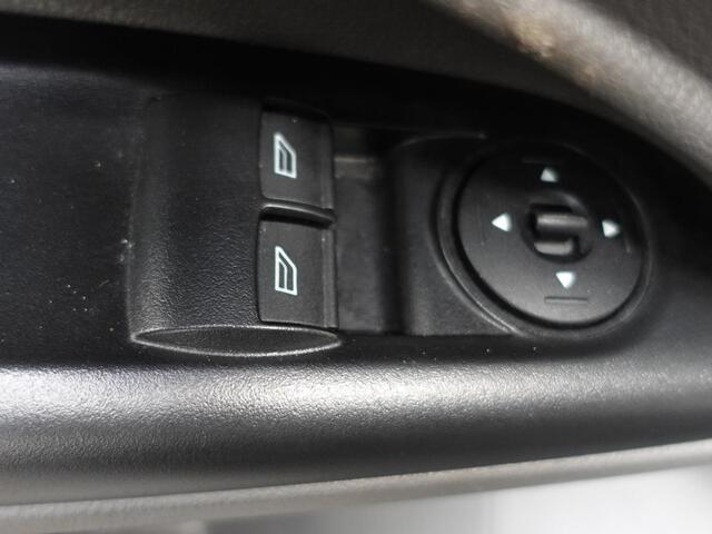 Ford TRANSIT CONNECT 100pk Automaat L2 Trend Navigatie Camera Parkeersensoren Cruise control 3 Zits