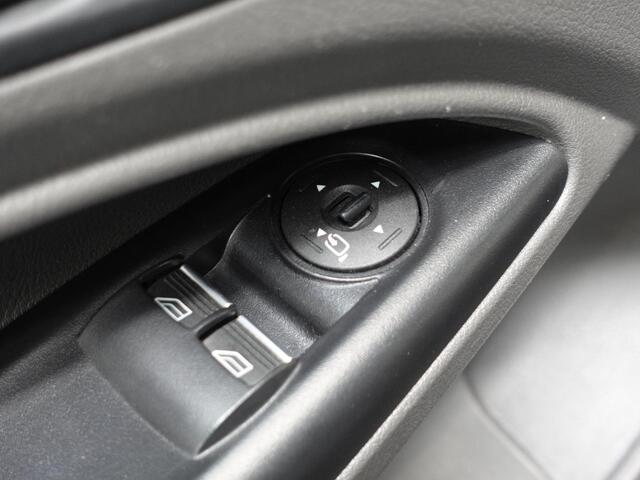 Ford TRANSIT CONNECT 120pk Automaat L2 Trend Versnellingsbak/gearbox probleem Navigatie Camera Airco Cruise control 3-Zits Euro6