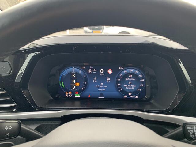 Ford TRANSIT CONNECT 1.5 EcoBoost PHEV L2 Limited | Trekhaak | Camera | Lichtmetalen Velgen | Climate Control | Navigatie |