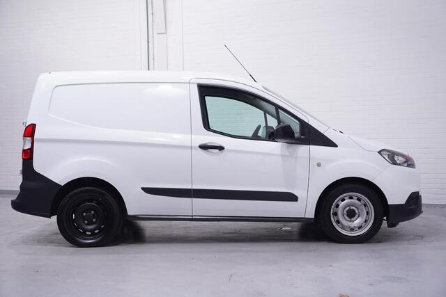 Ford TRANSIT COURIER 1.0 Ambiente 100 pk Benzine Airco, Trekhaak Laadruimte Pakket, PDC achter, NAP, 1e Eigenaar, 2-Zits