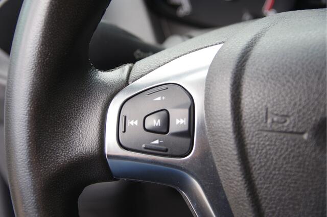 Ford TRANSIT COURIER 1.5 TDCI Trend Duratorq S&S 100PK, AIRCO, DAB+, SCHUIFDEUR, LEDEREN STUURWIEL, BLUETOOTH