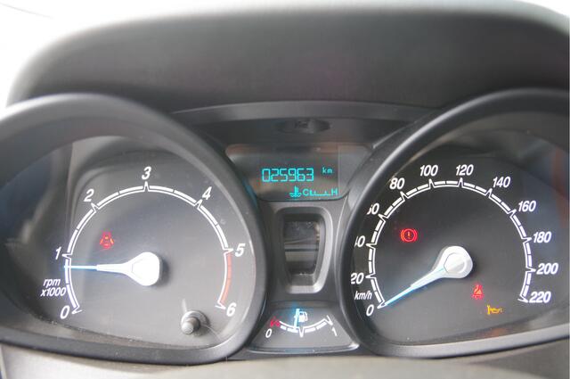 Ford TRANSIT COURIER 1.5 TDCI Trend Duratorq S&S 100PK, AIRCO, DAB+, SCHUIFDEUR, LEDEREN STUURWIEL, BLUETOOTH