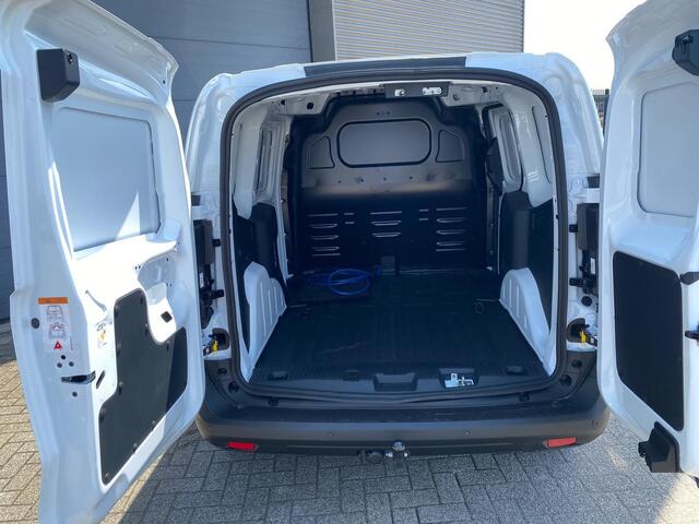 Ford TRANSIT COURIER E-Transit Trend 44 kWh 136PK | Climate Control | Parkeersensoren | Parkeercamera | Bluetooth | DAB | radio, Apple Carplay en Adroid Auto | Trekhaak |