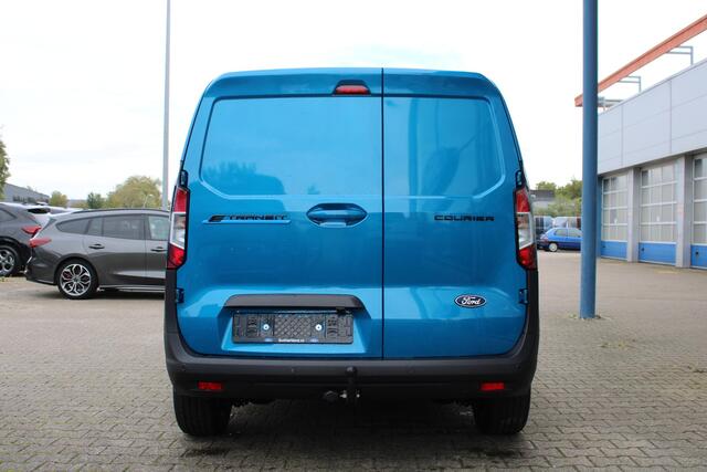 Ford TRANSIT COURIER E-Transit Limited 44 kWh 136pk | Ford Voorraad | Trekhaak | Driver Assistance Pack met Navigatie | Led laadruimte verlichting | Laadvloerbescherming Rubber