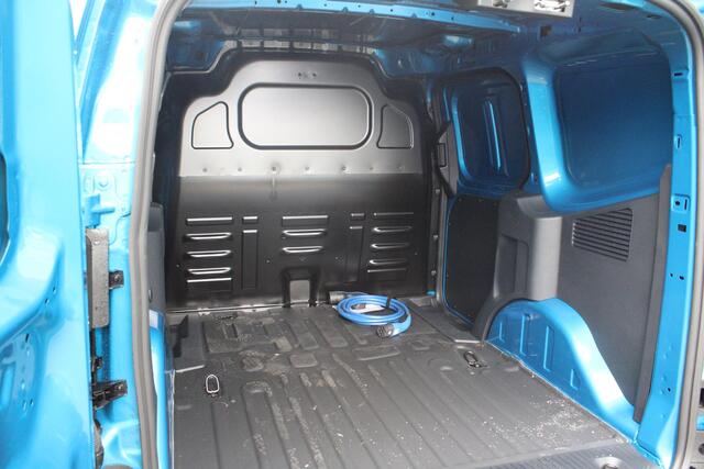 Ford TRANSIT COURIER E-Transit Limited 44 kWh 136pk | Ford Voorraad | Trekhaak | Driver Assistance Pack met Navigatie | Led laadruimte verlichting | Laadvloerbescherming Rubber