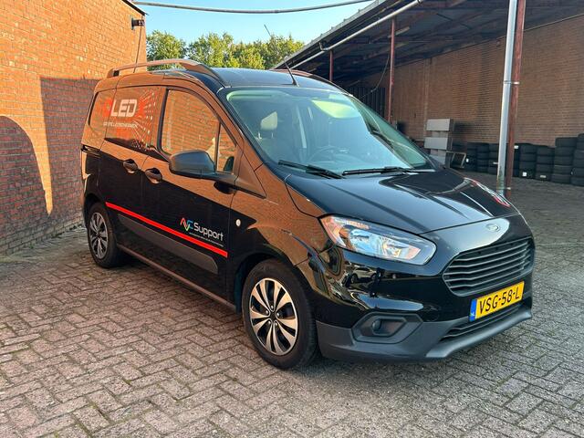 Ford TRANSIT COURIER 1.5 TDCI Trend Duratorq S&S SCHADE