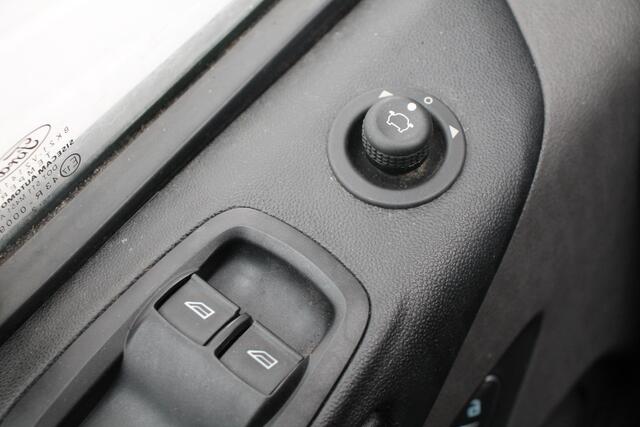 Ford TRANSIT CUSTOM 2.0 TDCI EURO 6 - Airco - Navi - Cruise - ¤ 17.950,- Excl.